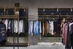 服装专卖店空间设计效果图