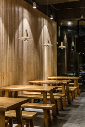 烧烤店装饰案例图