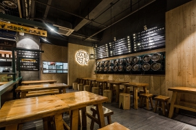 烧烤店装修设计案例图