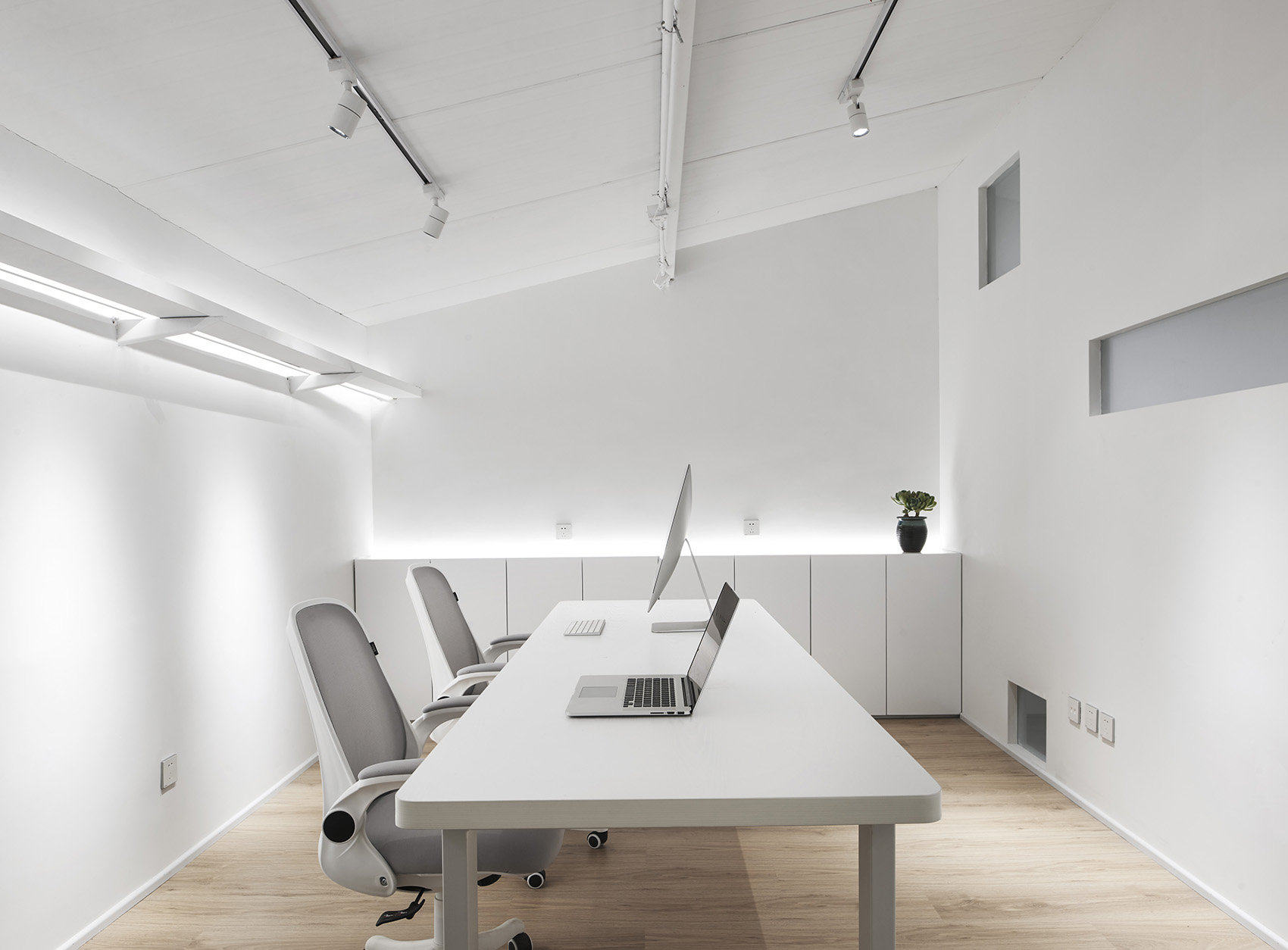 工业风老总办公室装修设计效果图,工业风总经理室设计效果图