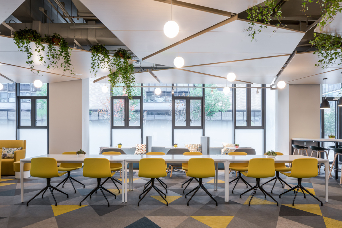 办公区域装修设计效果图,办公区装修设计效果图