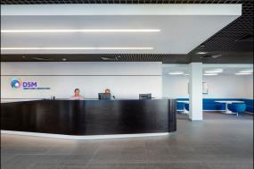 现代高档办公室前台装修图片