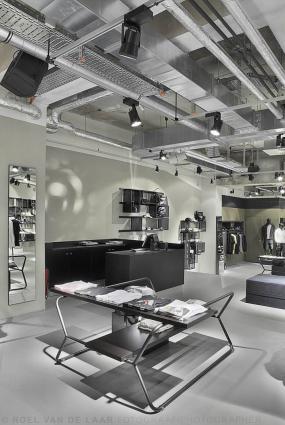 现代时尚服装店装修风格