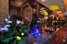 大型足浴店室内设计装修效果图片2018