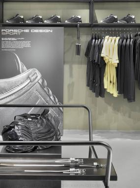 高贵女装服装店装修风格