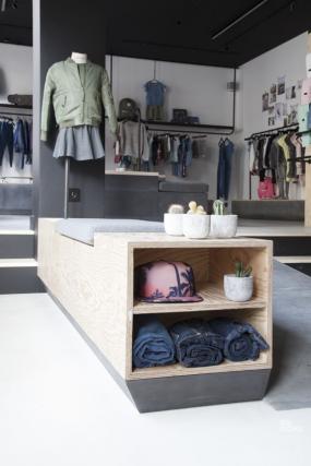 圣诞节商场童装店简装修布置效果图片