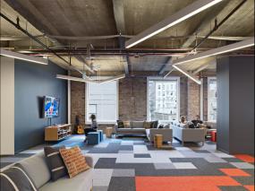 2018大型办公室照明灯具装修效果图片