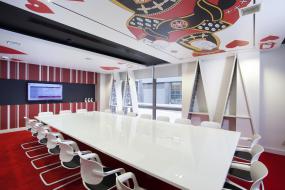 最新办公室吊顶会议室桌椅装修设计图赏析