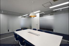 现代简约办公室设计吊顶装修图片