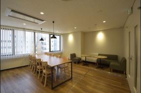 现代简约办公室隔断效果图片