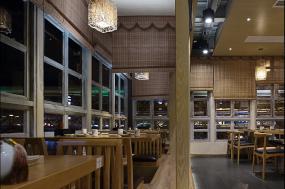 韩式料理店室内实木桌椅效果图