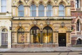 现代室内装饰美发店装修图