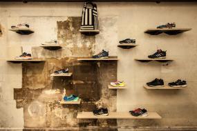 鞋店橱窗陈列效果图片