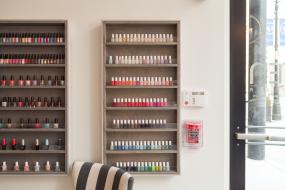 商场美甲店现代室内装修效果图片