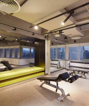 loft钢结构装修健身房室内装饰设计效果图