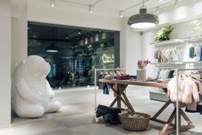 品牌童装店橱窗设计效果图