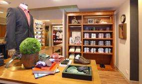 服装店装修效果图黑白风格