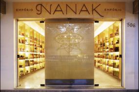 小超市便利店货架装修效果图