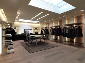 小型服装店装修风格橱窗效果图