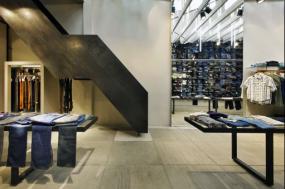 欧美服装店装修风格橱窗效果图