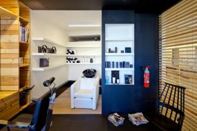 黑白风格美发店洗头房装修图