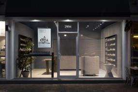 简约美式风格小化妆品店装修效果图