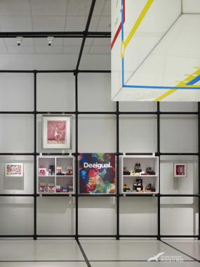 童装店装修效果图欣赏