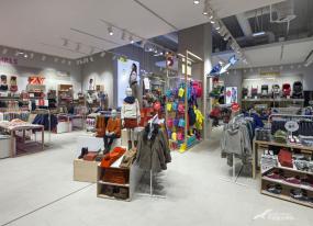 个性童装店简单室内装修效果图片