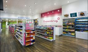 温馨小型化妆品店简约吊灯装修效果图片