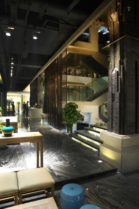 混搭风格火锅店门面室内装修效果图片