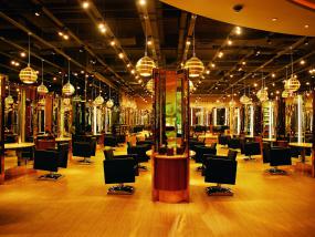 大型美容门面室内装修风格图片