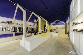 个性童装店置物架装修图片大全