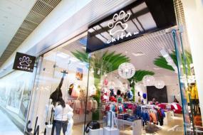 2018小型童装店室内装修图片效果图