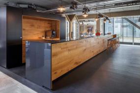 写字楼小办公室玻璃窗设计效果图