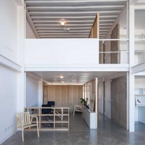 写字楼会议室白色窗帘装饰图