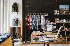 利郎男装品牌服装店装修效果图