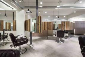 美发店珠帘隔断装修效果图片