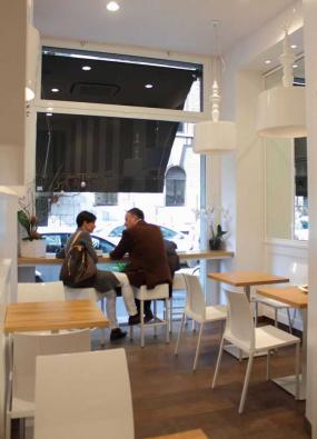 小型蛋糕店室内水泥地面装修效果图片