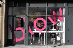 现代简约风格美发店装修效果图