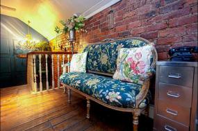 最新简单美发店室内装修图