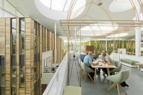 简单温馨办公室隔断装修效果图