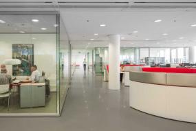 现代小办公室装饰隔断效果图片