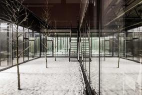 高档办公室屏风隔断装修