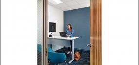 大型办公室会所装修效果图