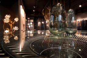 女服装店室内吊顶设计效果图片