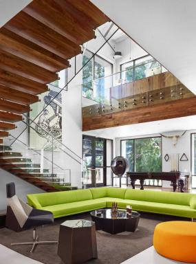 国外创意办公室高隔断设计