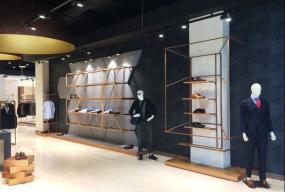 男服装店装修室内设计图