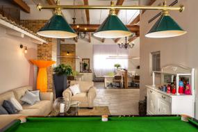 最新办公室玻璃隔断设计效果图片