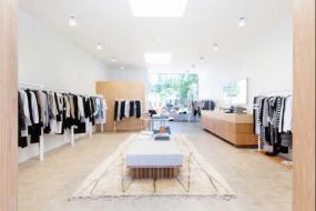 小型女服装店室内设计装修图