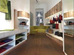 女服装店门面设计装修效果图